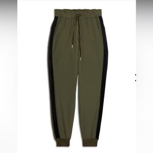 lululemon On The Fly Jogger *Velvet trim